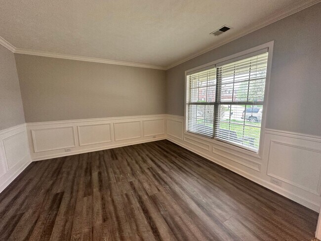 Building Photo - 9215 Eminence Ct