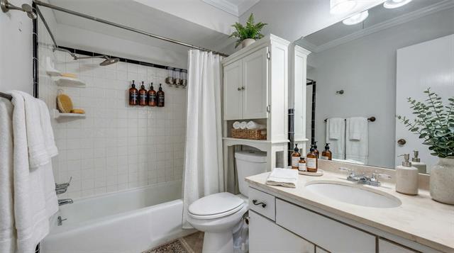 Building Photo - 3227 Rolling Knoll Dr