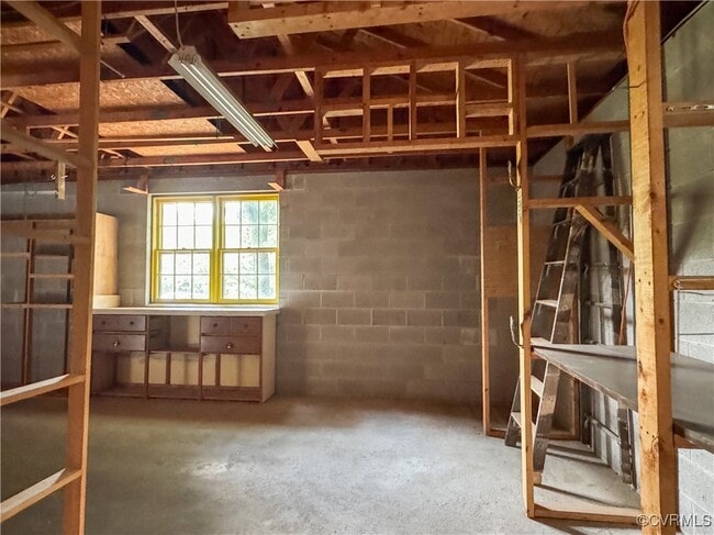 Building Photo - 10200 Graves Rd