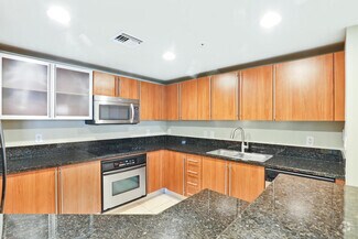 Building Photo - 610 Clematis St