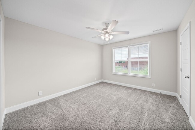 Building Photo - Two Bedroom with Garage!