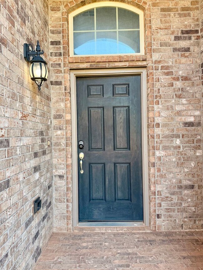 Building Photo - Beautiful 4 Bed 2 Bath in Mustang Schools