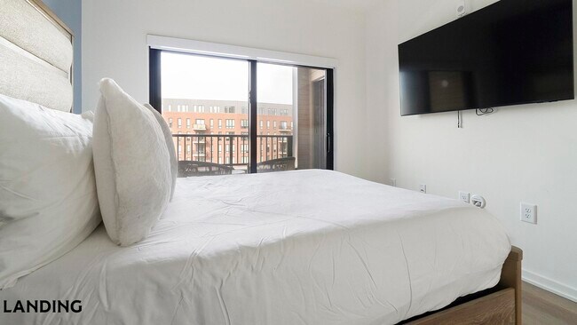 Building Photo - 318 W Corporation St