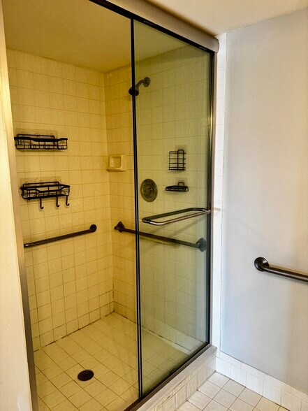 Building Photo - 2334 S Cypress Bend Dr