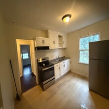 Building Photo - 1687 Beechwood Blvd SW