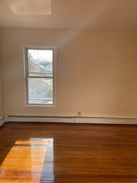 Building Photo - 24 Garden St