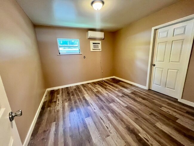 Building Photo - 3261 S US Hwy 1