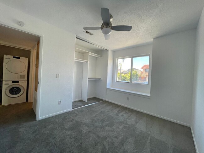 Building Photo - Cozy 2 Bedroom, 1 Bath Townhome in the Heart of North Park!