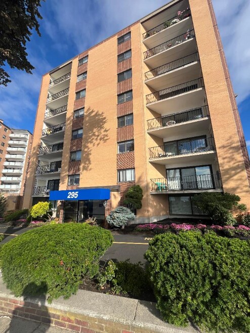 Building Photo - 295 Lynn Shore Dr