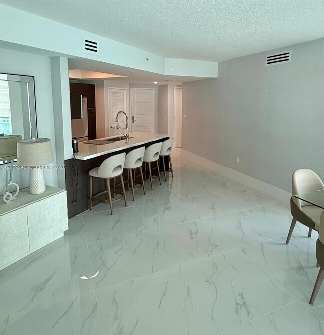 Building Photo - 250 Sunny Isles Blvd