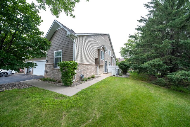 Primary Photo - 17870 Cobblestone Way