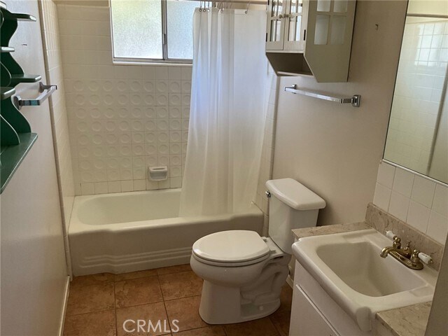 Building Photo - 25887 Coombe Hill Dr