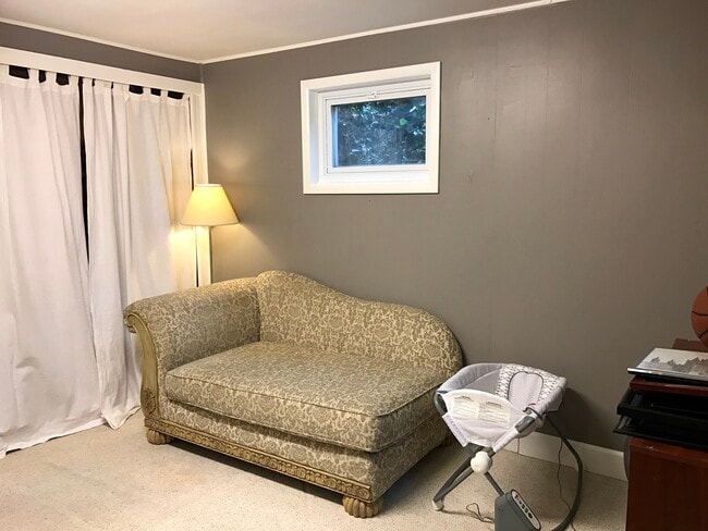 Building Photo - 583 Nile St