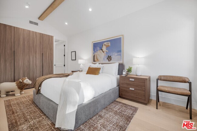 Building Photo - 4256 Camellia Ave