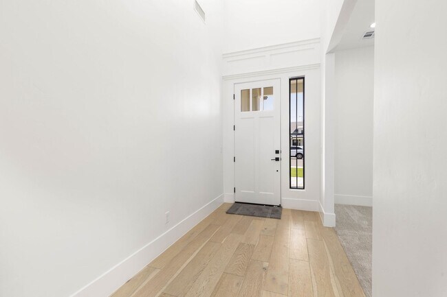 Building Photo - Beautiful 5 Bed 3.5 bath near Sunrise Valley Park In Washington.