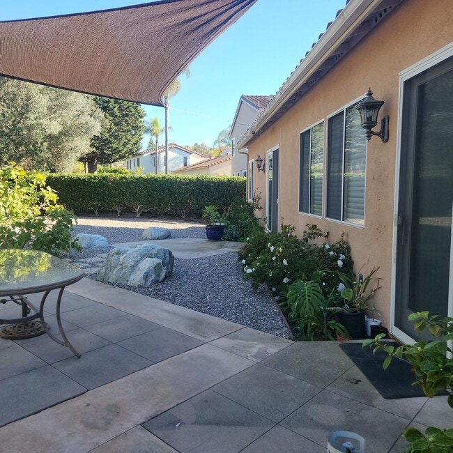 Building Photo - Single Level House in Carlsbad, 4 bed 2.5 bath, 3 car garage on a Cul de sac