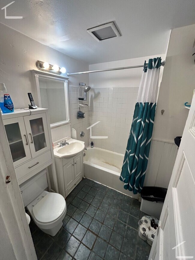 Building Photo - Rare 4 bed in Beacon hill....