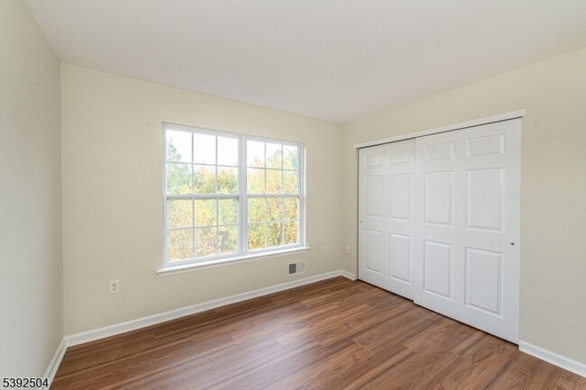 Building Photo - 36 Winding Hill Dr