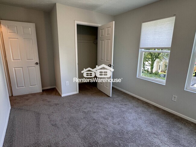 Building Photo - 4850 N Bridges Dr
