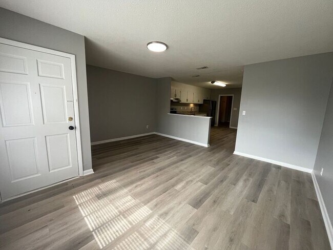 Building Photo - 4076 Teakwood Dr