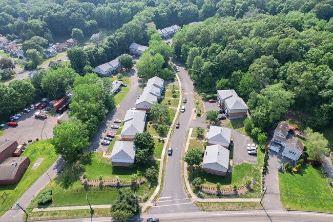 Building Photo - 74 Nutmeg Dr