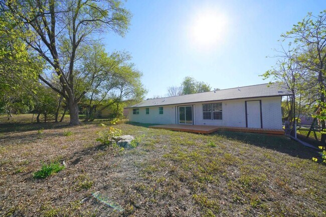 Building Photo - 323 Stockton Dr