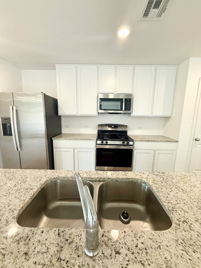 Building Photo - 3733 Palmetto Blf Dr