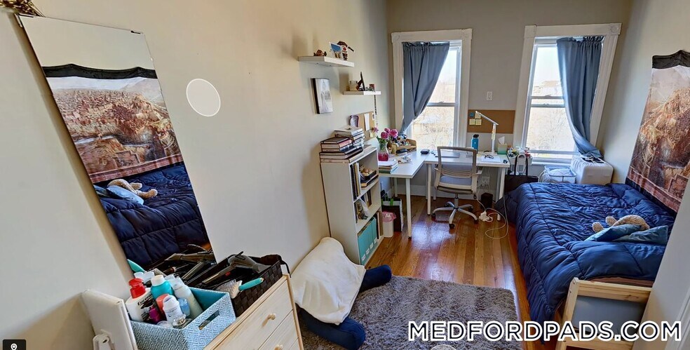 Building Photo - 9 Medford St