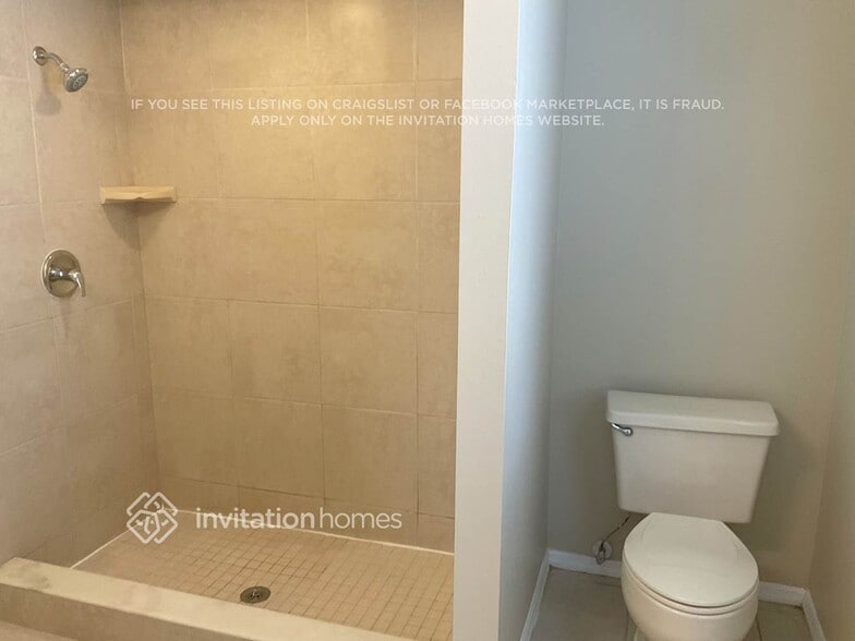 Building Photo - 611 Moss Park Ct