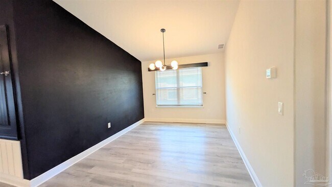 Building Photo - 4417 Fiske St