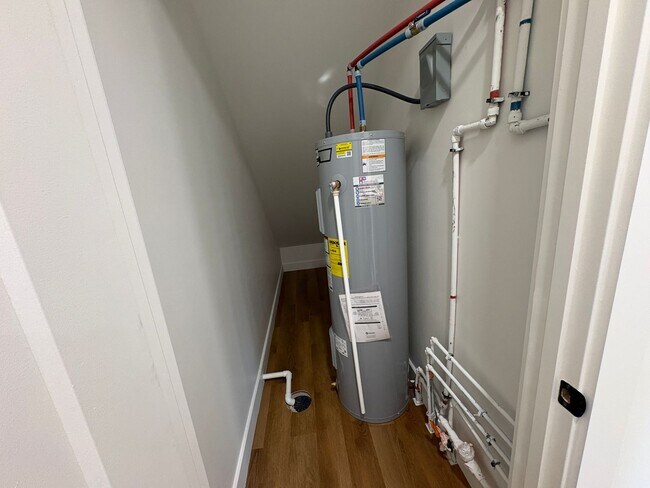 Building Photo - New Build- 3 bedroom, 2.5 bathroom home fo...
