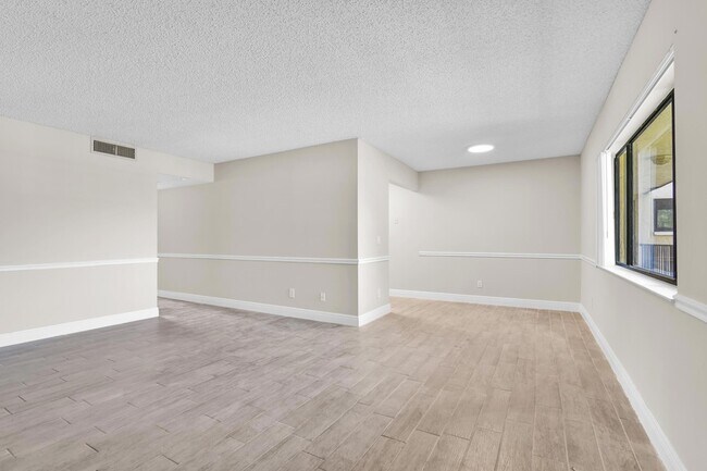 Building Photo - 414 Meadows Cir