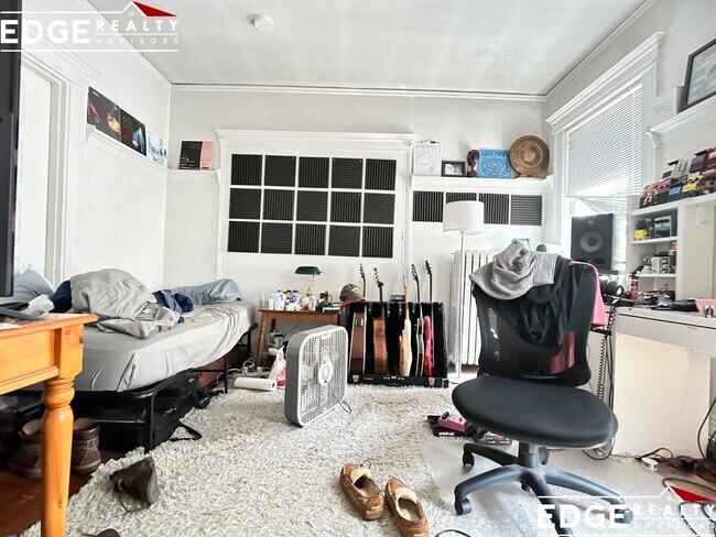 Building Photo - 346 Faneuil St