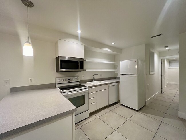 Building Photo - 2006 13th St NW