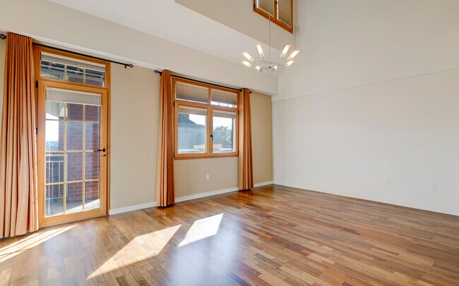 Building Photo - 201 E Las Animas St