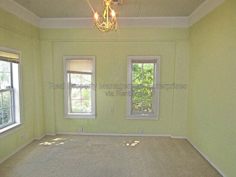 Building Photo - 500 NW 35th St
