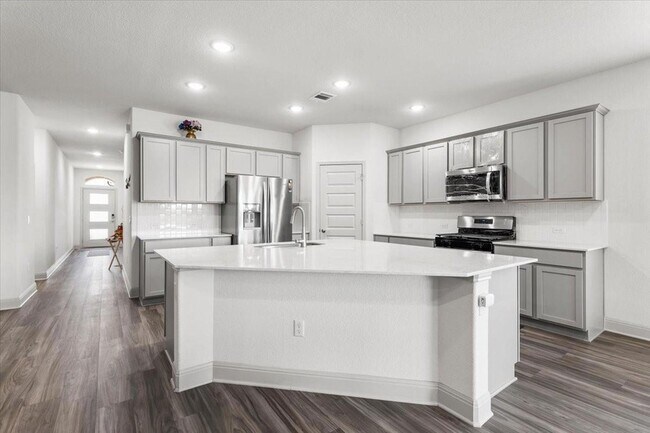 Building Photo - 18017 Nepi Dr