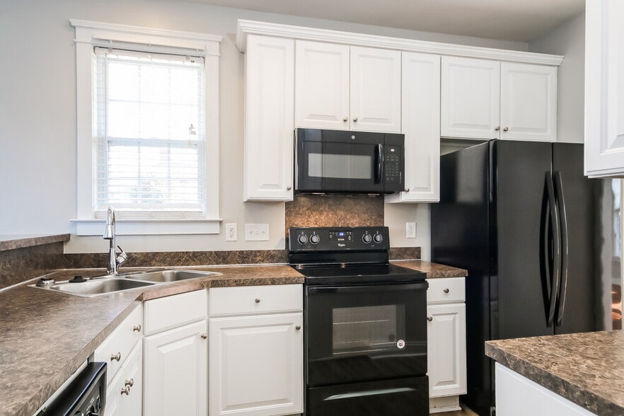 Building Photo - 13804 Connell Green Dr