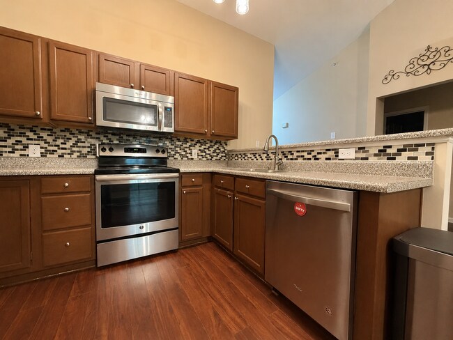 Building Photo - 3BR / 2BA Condo in Southwest Raleigh