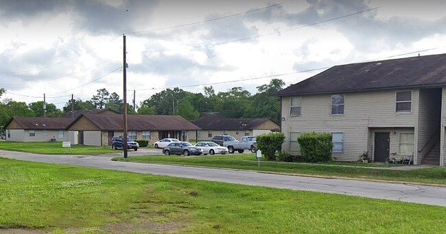 Building Photo - 210 N Beglis Pkwy