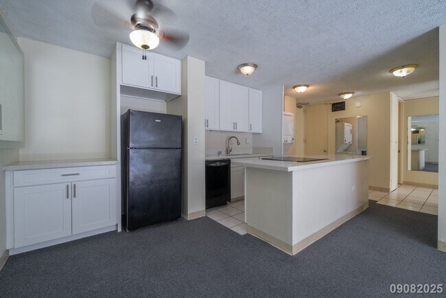 Building Photo - $3,200/mo / 2BR / 1BA • 755 SF • 1 Assigne...