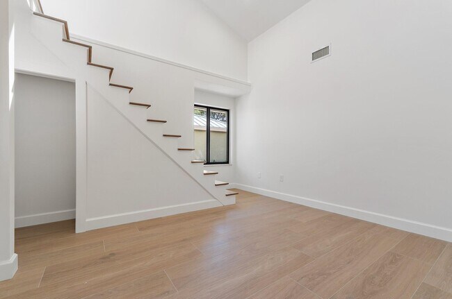 Building Photo - 139 Sand Pine Dr