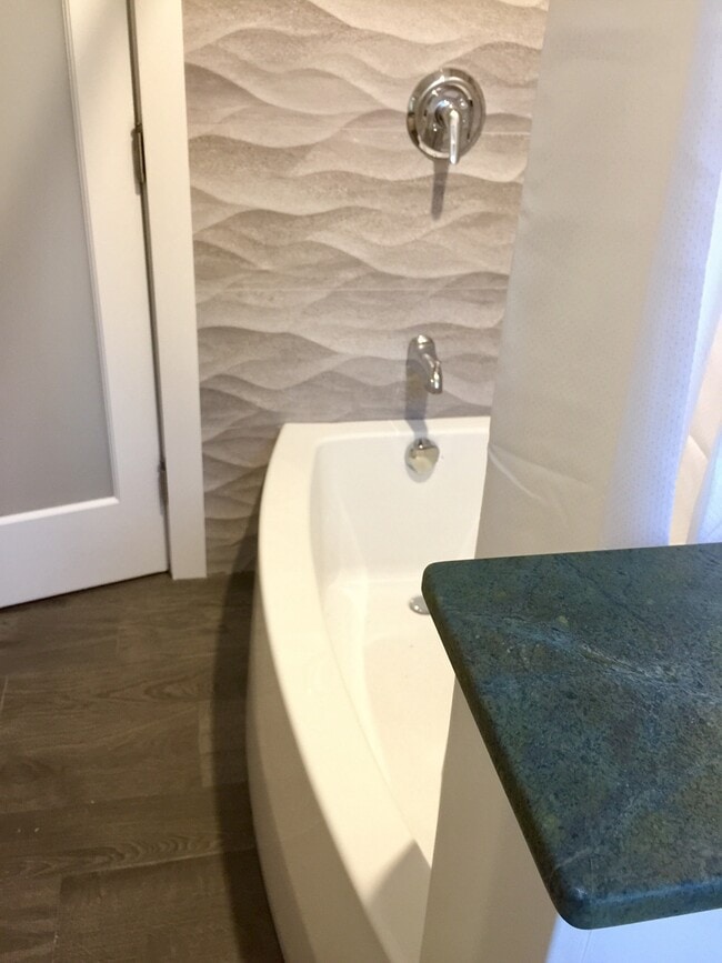 Custom unique granite, wide bathtub - 3918 Webster St