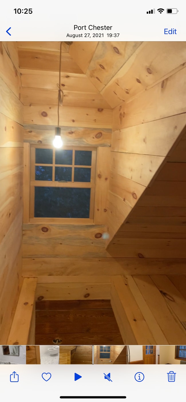 Building Photo - 346 King St