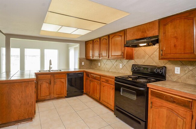 Building Photo - 14419 Merry Meadow Dr