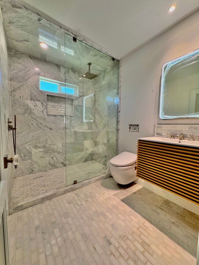 Primary Photo - Limited-Time Offer for Qualified Tenants: