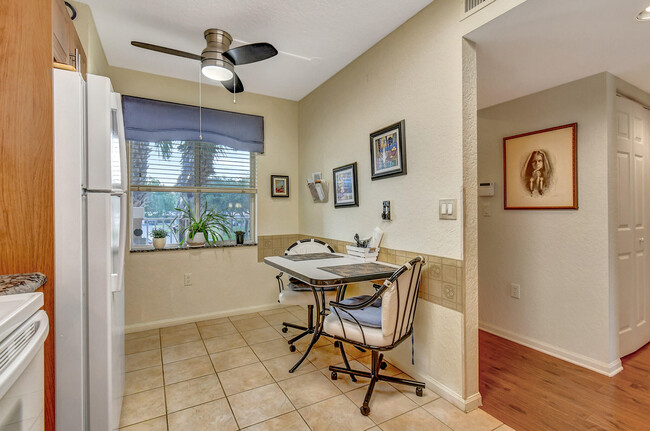 Building Photo - 5842 Crystal Shores Dr