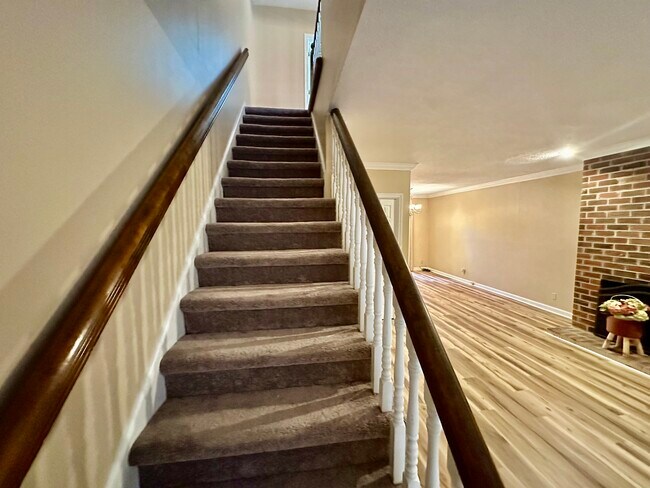 Building Photo - 107 Arcadia Ln