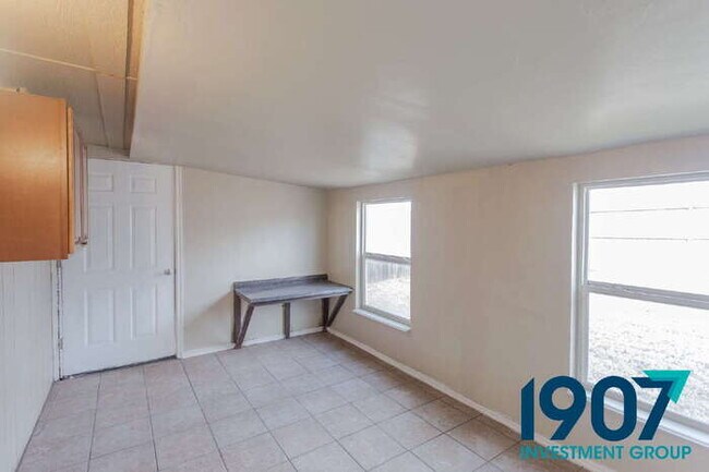 Building Photo - Stunning 3-Bedroom Home in OKC with Modern...