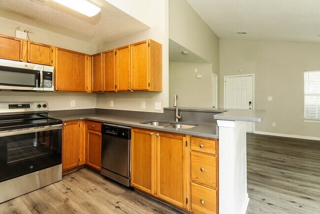 Building Photo - 12144 Stewarts Crossing Dr